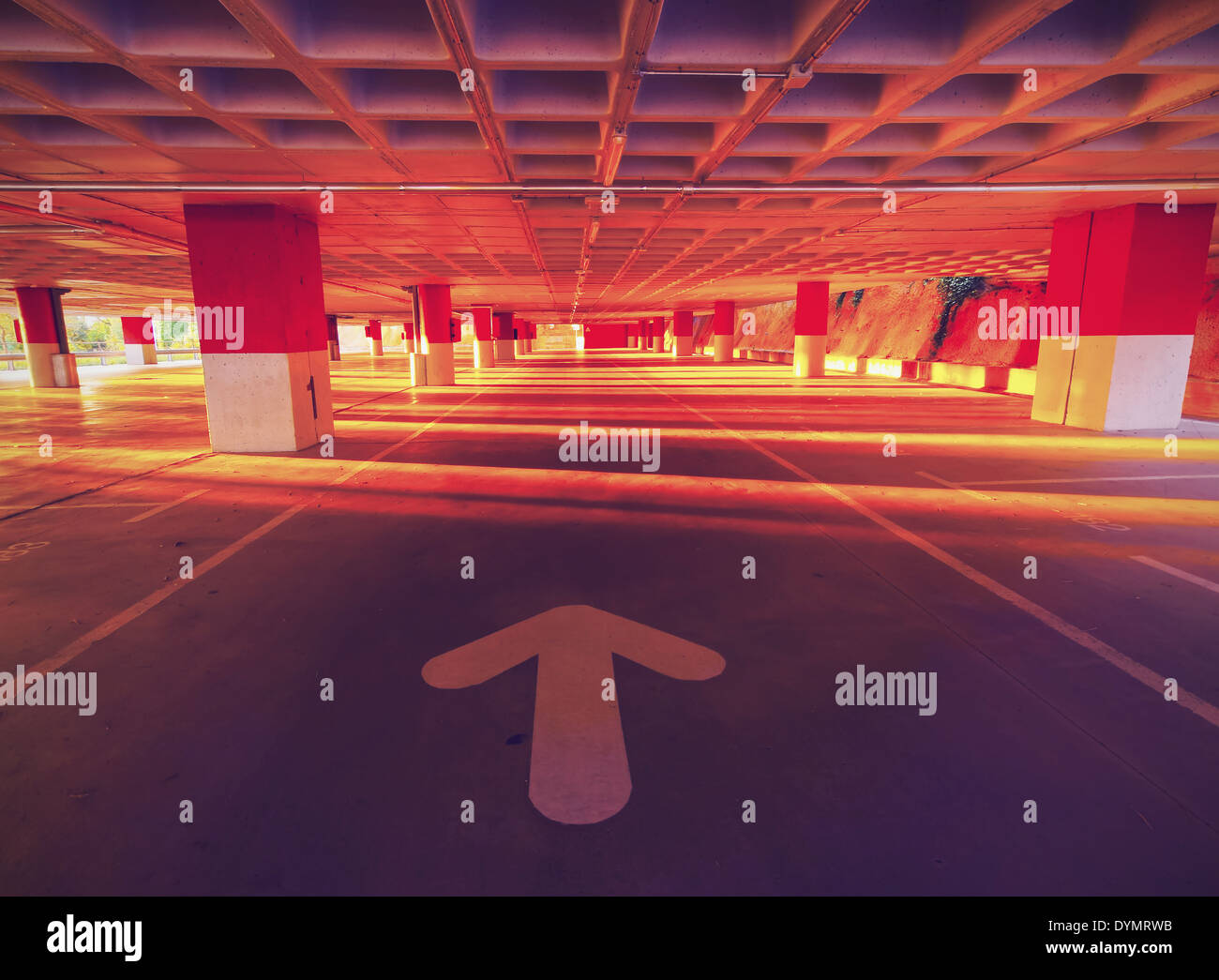 Leeren Parkplatz auf der Oberseite Berg Tibidabo in Barcelona, Katalonien, Spanien Stockfoto