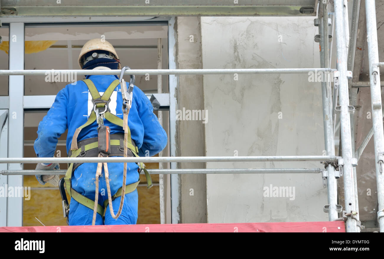 Bauarbeiter im Gerüst Stockfoto