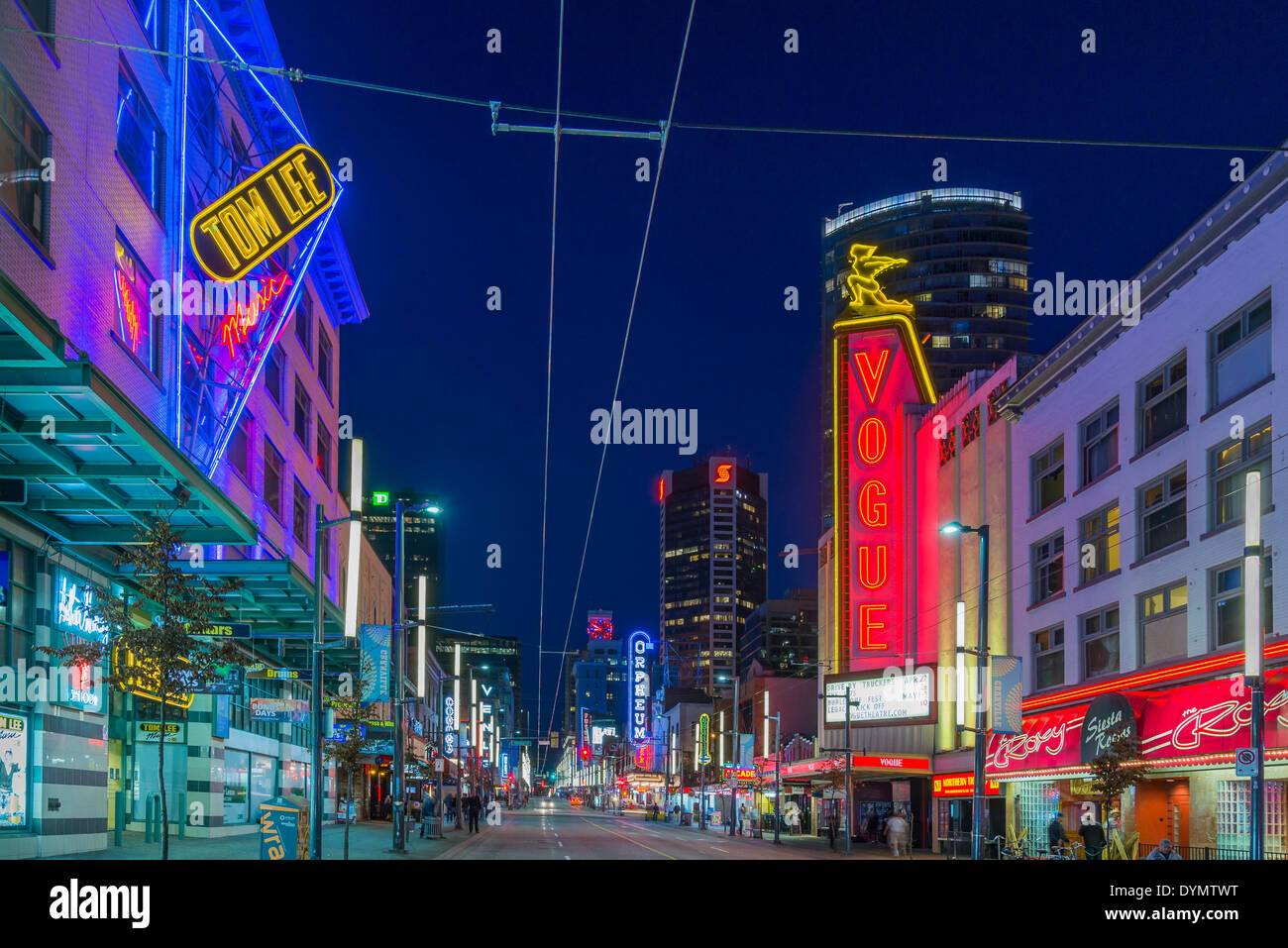Orpheum, Tom Lee Music und Vogue Theater Leuchtreklamen, Granville Street in der Nacht, in der Innenstadt, Vancouver, Britisch-Kolumbien, Kanada Stockfoto