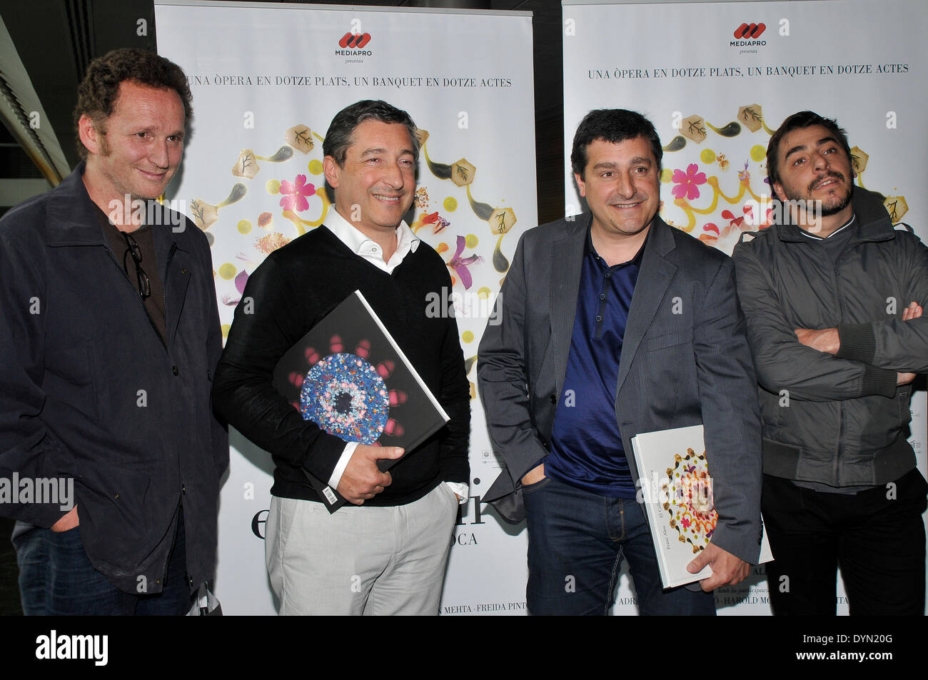 Barcelona, Spanien. 22. April 2014. Joan, Josep und Jordi Roca Brüdern, Besitzer des Restaurants "El Celler de Can Roca", 3 Sterne Michelin, präsentiert das Buch 'El Somni' (der Traum) und verkünden die Premiere und internationaler Vertrieb des Films mit dem gleichen Namen von Franc Aleu Credit: Fototext/Alamy Live-Nachrichten Stockfoto