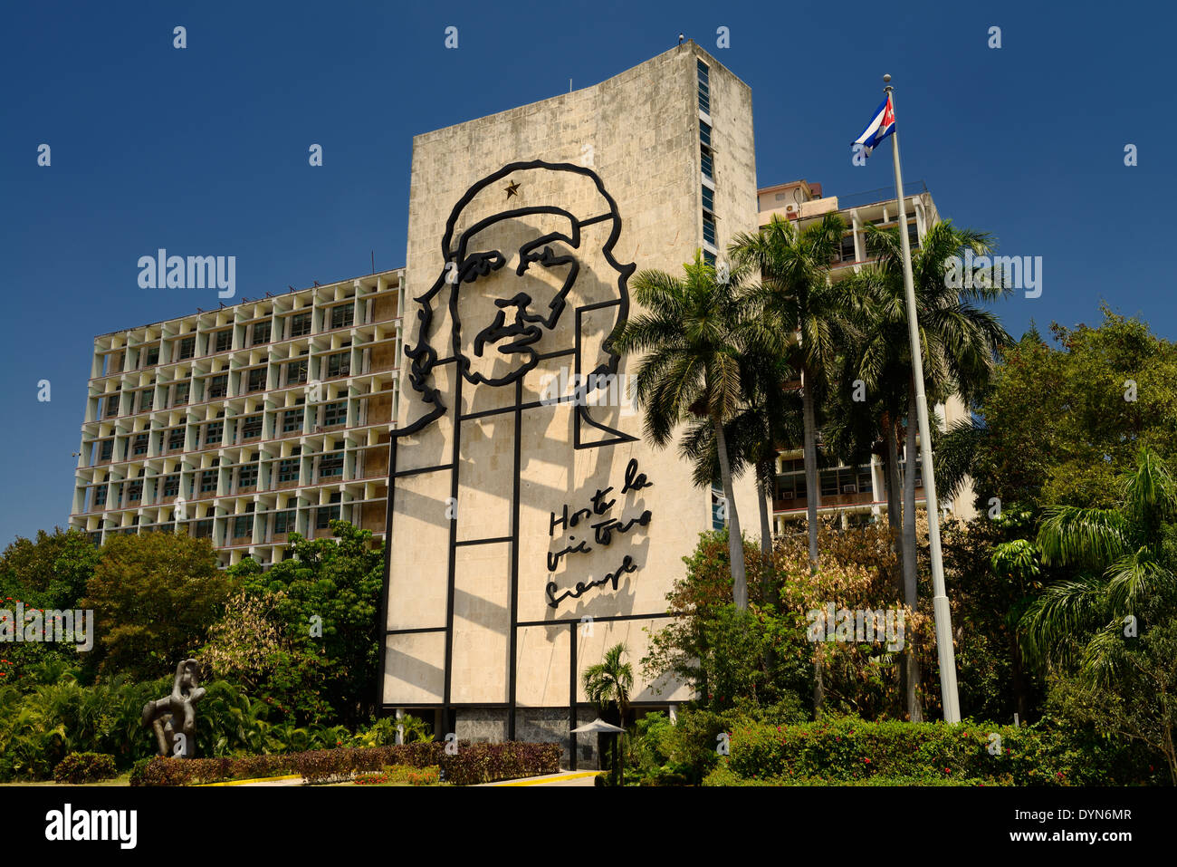 Bild von Che Guevara auf der Vorderseite des Ministeriums des inneren Gebäude in Revolution Square Havanna Kuba Stockfoto