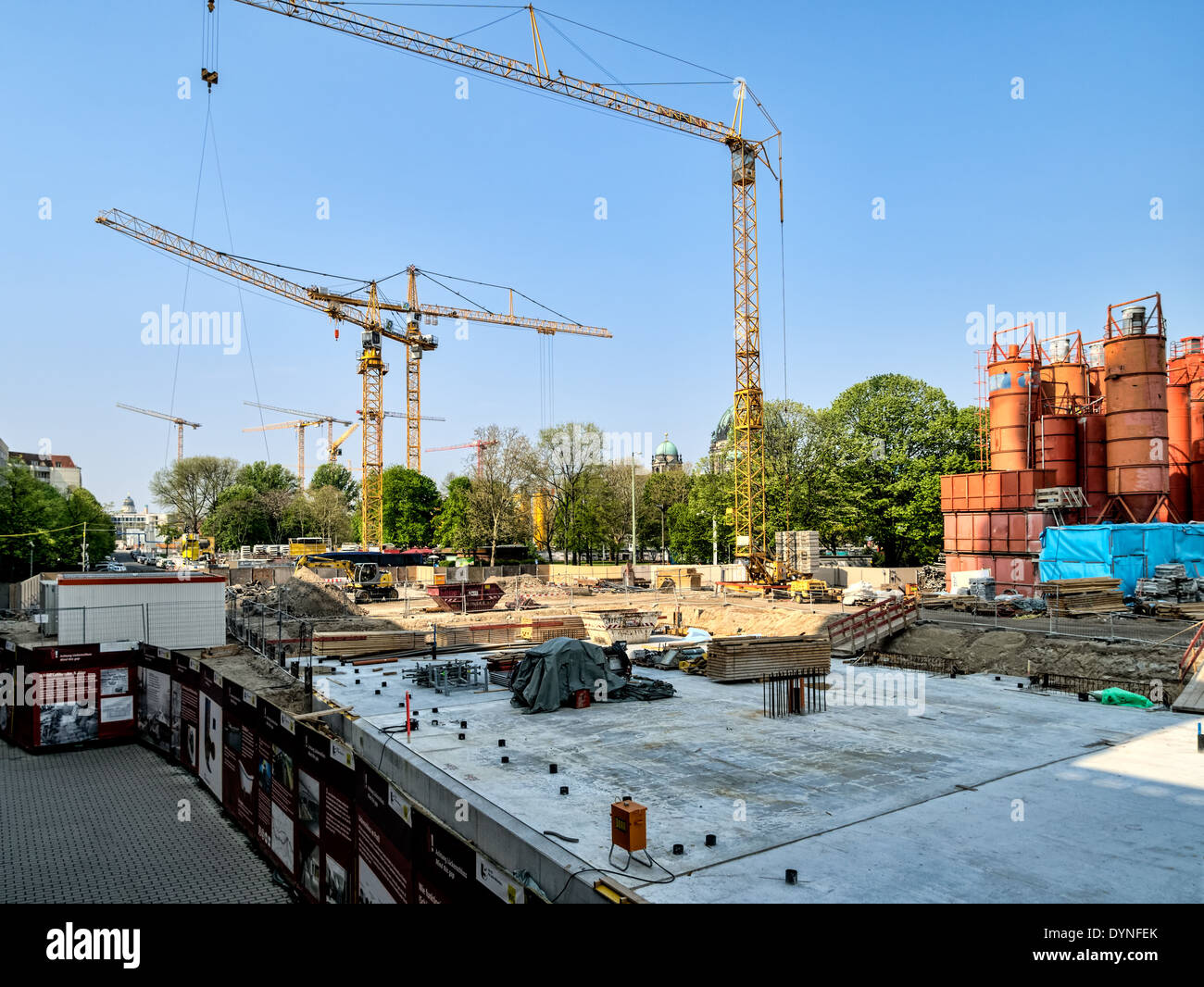 Baustelle für die Realisierung einer neuen u-Bahn im Zentrum von Berlin, Deutschland Stockfoto