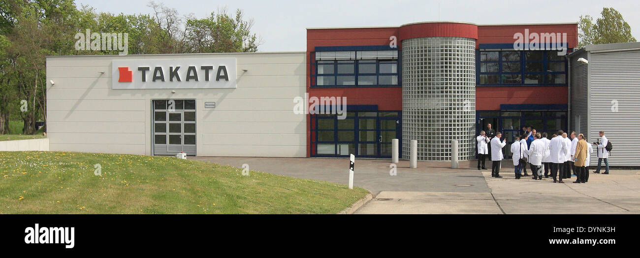Schoenebeck, Deutschland. 17. April 2014. Ansicht der Fabrik von Takata Zündung Systems Gmbh in Schoenebeck, Deutschland, 17. April 2014. Japanische Takata Corporation in Tokio übernahm die Website am Ende des Jahres 2012. Der Automobilzulieferer Manuifactures Zündsysteme für Airbags mit 72 Mitarbeitern in Schoenebeck. Foto: Jens Wolf /ZB/dpa/Alamy Live News Stockfoto