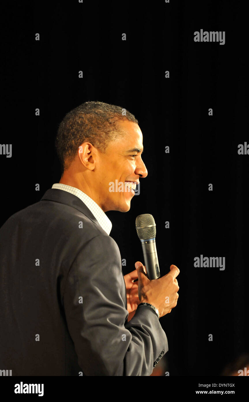 Senator Barack Obama spricht an einer Stadt treffen in Randor der mittleren Schule in Wayne, Pa, 14. Juni 2008. Stockfoto