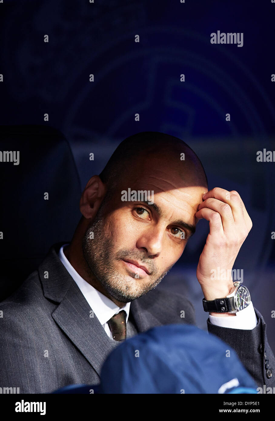 Madrid, Spanien. 23. April 2014. Head Coach Pep Guardiola der FC Bayern München blickt auf eine vor der UEFA-Champions-League-Spiel zwischen Real Madrid und FC Bayern München im Santiago-Bernabéu-Stadion, Valencia Credit: Action Plus Sport/Alamy Live News Stockfoto