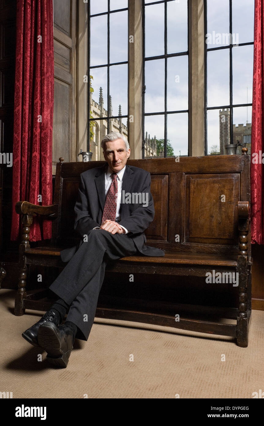 Herr Rees, Astronom königlich, in der Master Lodge am Trinity College in Cambridge im April 2008 Stockfoto