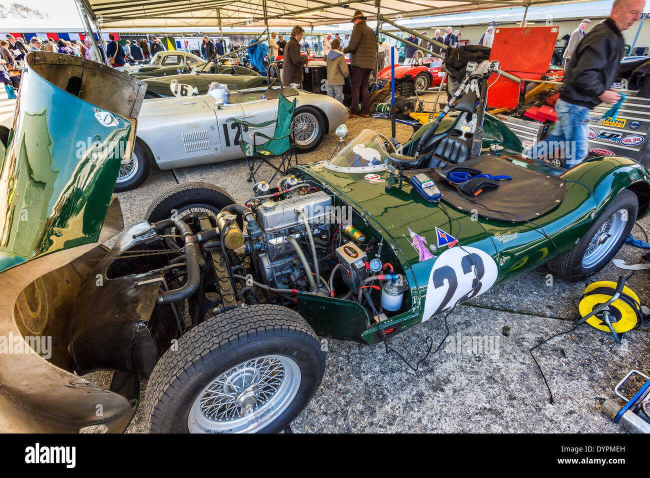 1954 LECO-MG Sportbildung Fahrerlager Garage, Peter Collins Trophy Teilnehmer 72. Goodwood Mitgliederversammlung, Sussex, UK Stockfoto