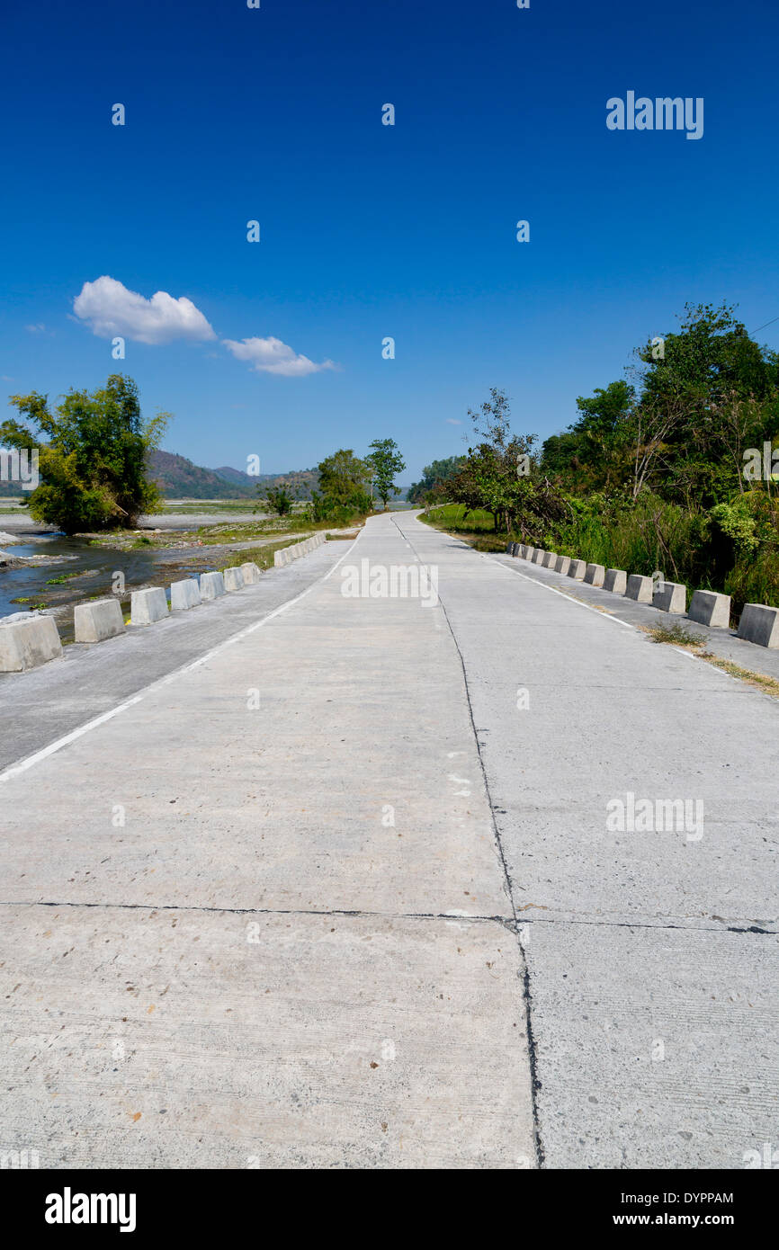 Countryroad rund um den Vulkan Pinatubo, Luzon, Philippinen Stockfoto