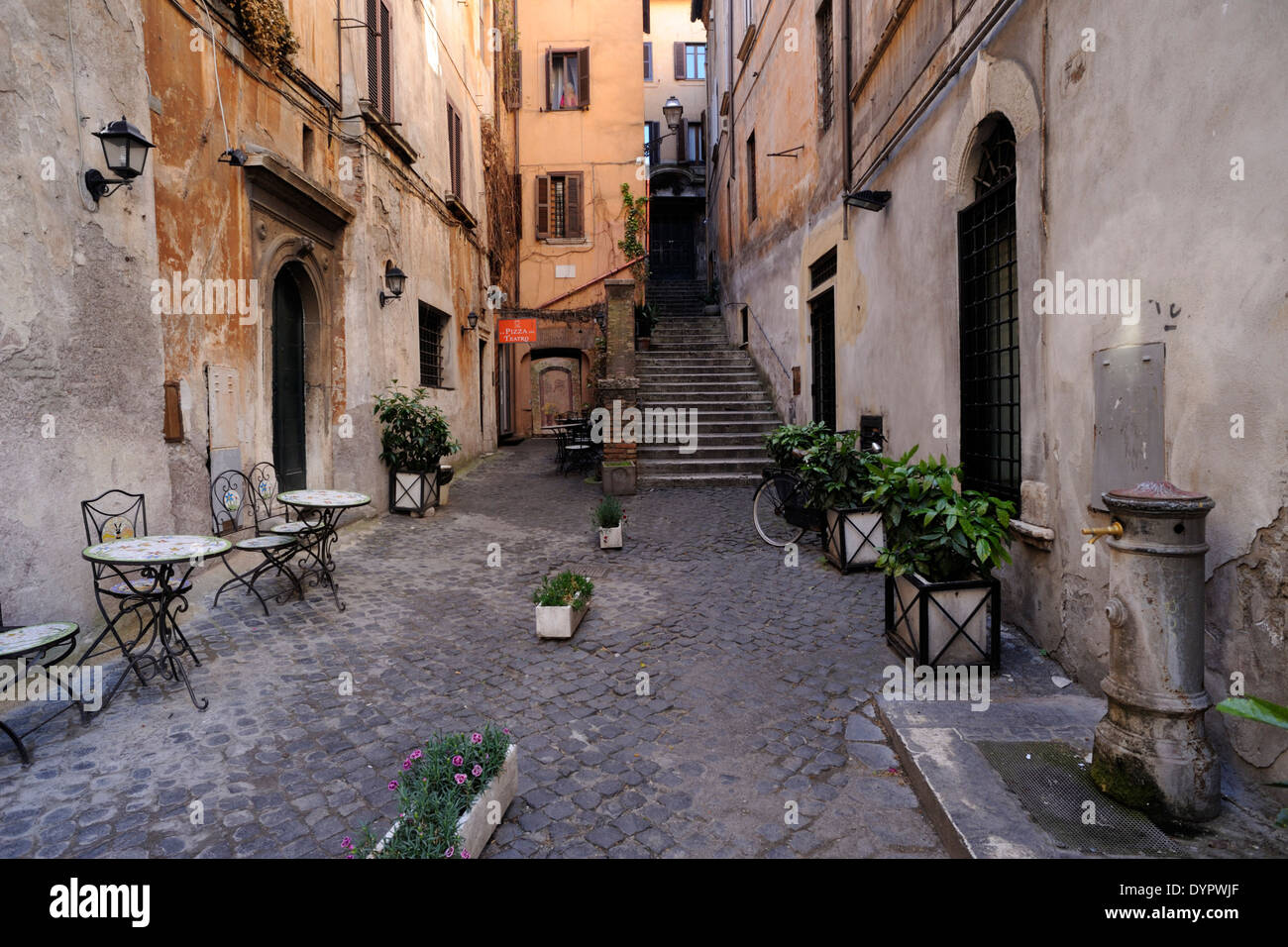 Italien, Rom, Via di San Simone, Seitenstraße in der Nähe von Via dei Coronari Stockfoto