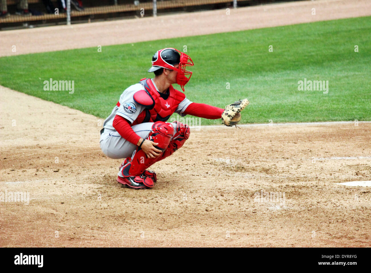 Ein Baseball-Pitcher erwartet einen Stellplatz. Stockfoto