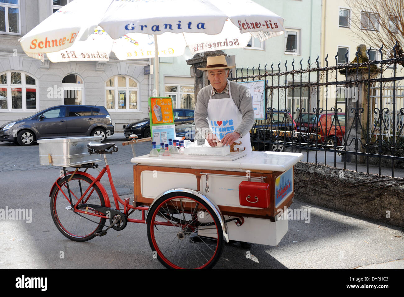 Ein mobiler Eisverkäufer in München, 2011 Stockfotografie - Alamy
