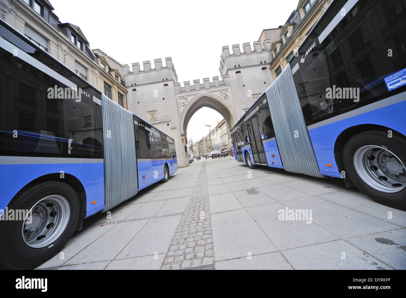 Das Transportunternehmen in München präsentiert neue Gelenkbusse, 2012 Stockfoto