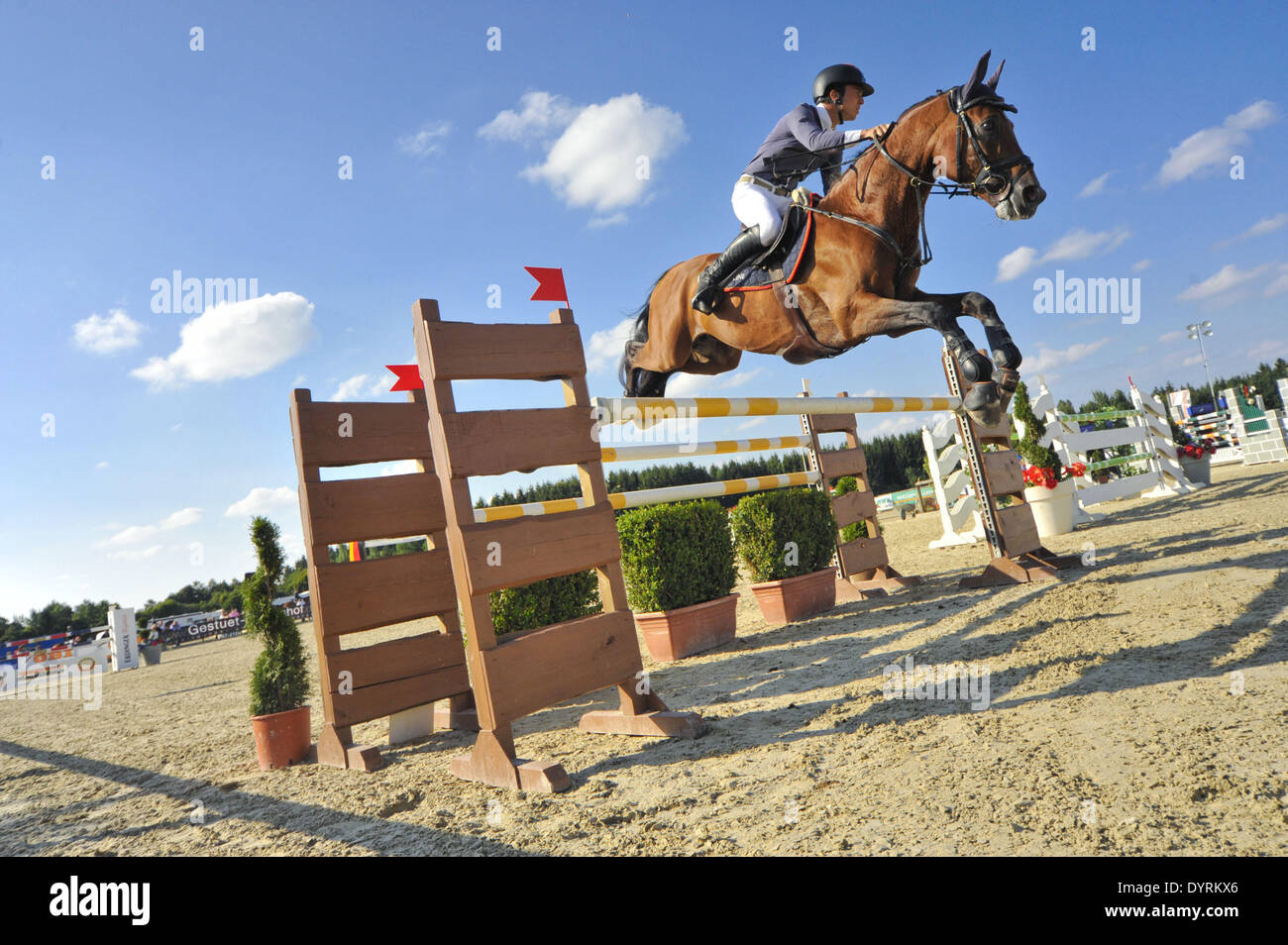 Qualifikation für die bayerischen Meisterschaften im Springreiten in Kirchstockach, 2012 Stockfoto