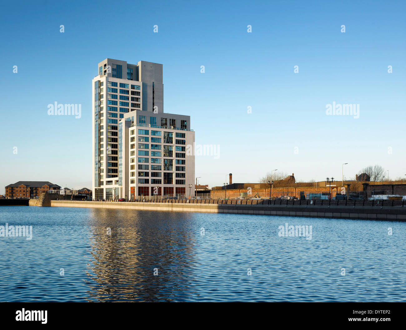 Wohnhaus am Princess Dock, Liverpool, Merseyside. Stockfoto