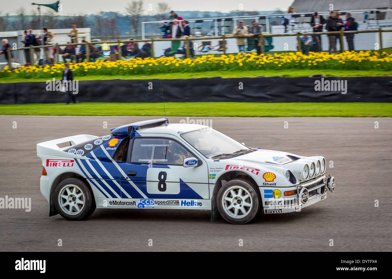 1986 Ford RS200 Evo Gruppe B Rallye-Auto mit Fahrer James Avis. 72. Goodwood Mitgliederversammlung, Sussex, UK. Stockfoto