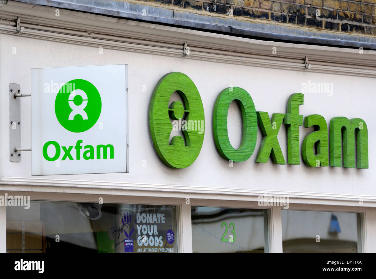 London, England, Vereinigtes Königreich. Oxfam-Charity-Shop im Theatre Royal Drury Lane Stockfoto