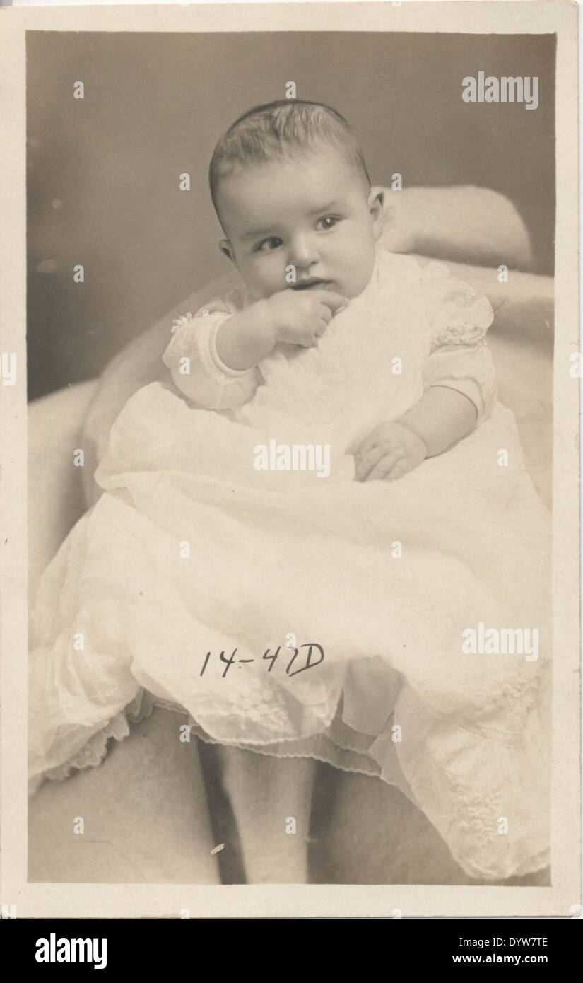 Eine Fotografie aus der Samuel Bell Maxey Collection, die Rhoda Ressler bei der Regie eines Chors im Jahr 1962 zeigt und die kulturelle und historische Bedeutung der Chormusik zu dieser Zeit widerspiegelt. Stockfoto