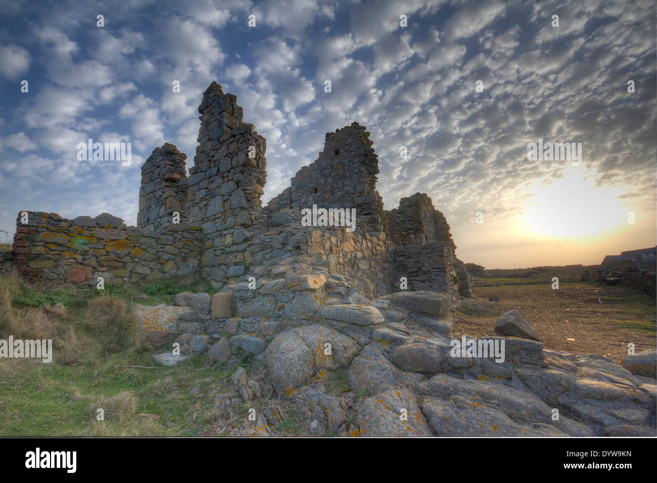 Die alten Priorat Ruinen auf Lihou Island bei Sonnenaufgang. Stockfoto