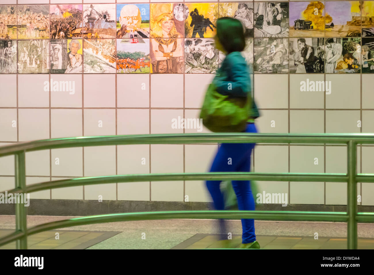 Los Angeles California, LA County Metro Rail, 7th Street Metro Center, Zentrum, Stadtbahnsystem, Nahverkehr, Bahnhof, Plattform, öffentliche Kunstwerke, bemalte Fliesen Stockfoto