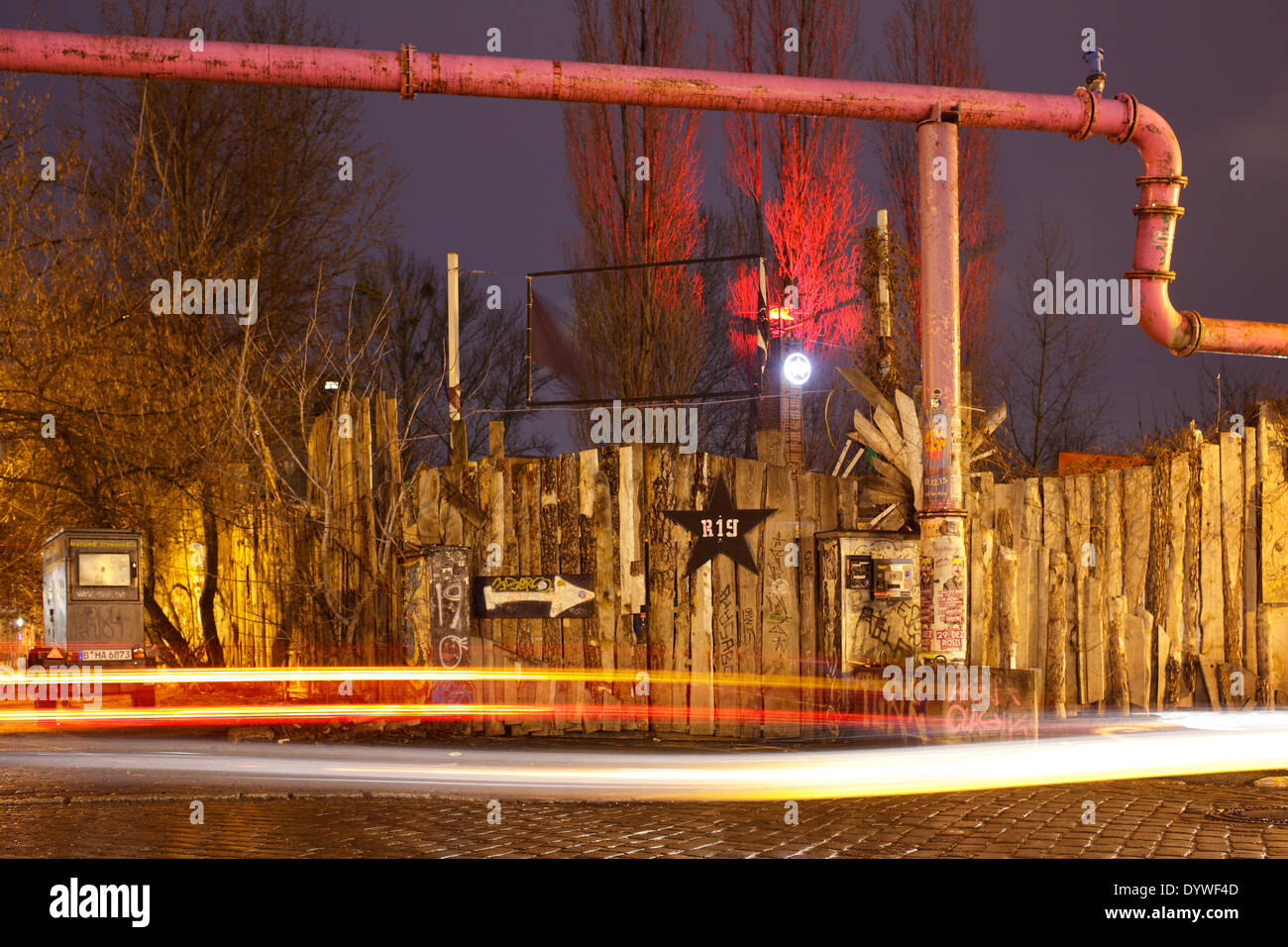 Berlin, Deutschland, hölzernen Zaun von der Clubszene in R19 Revaler Straße Stockfoto