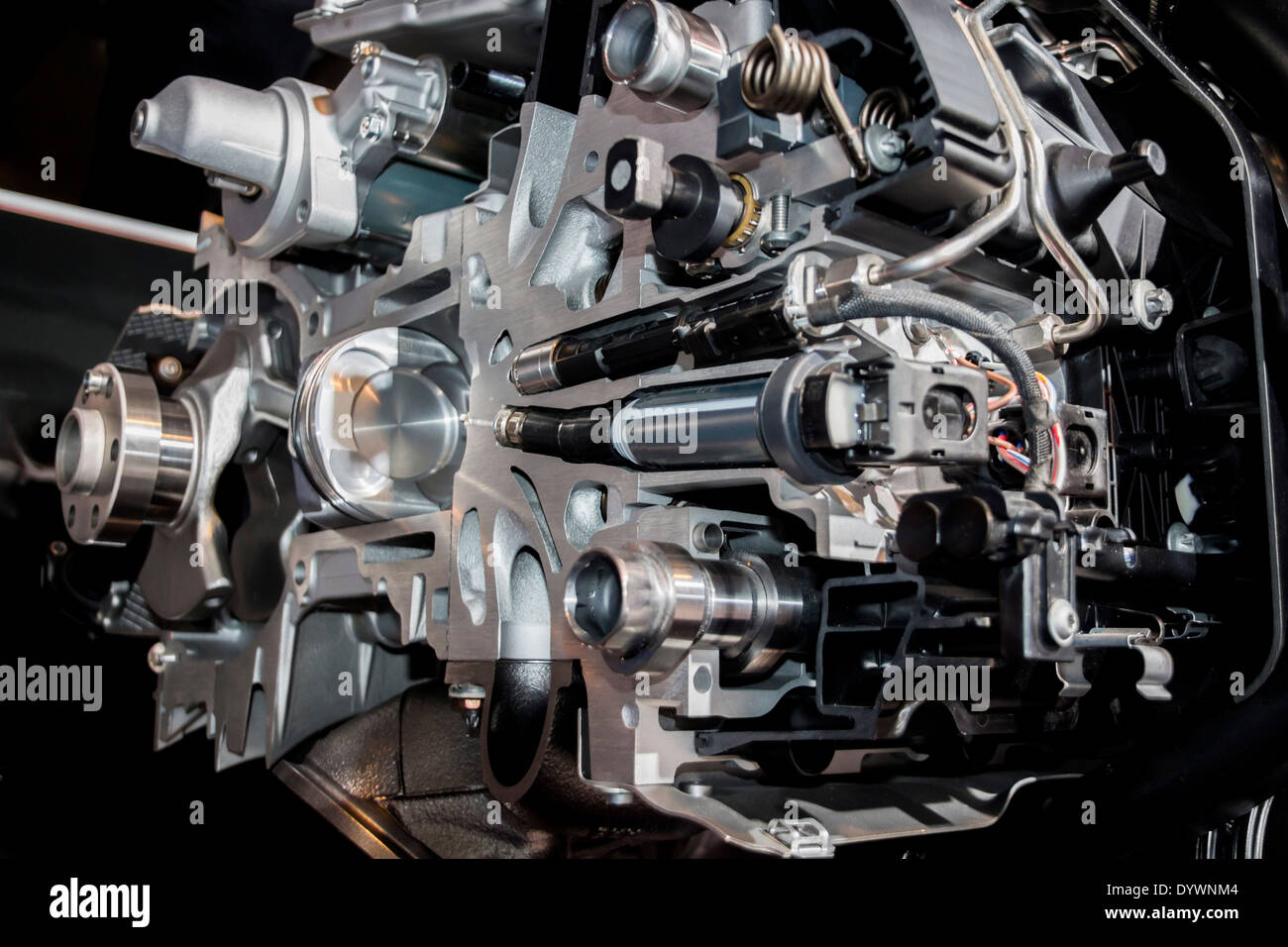 Komplexe Motor der modernen Auto-Innenansicht Stockfoto