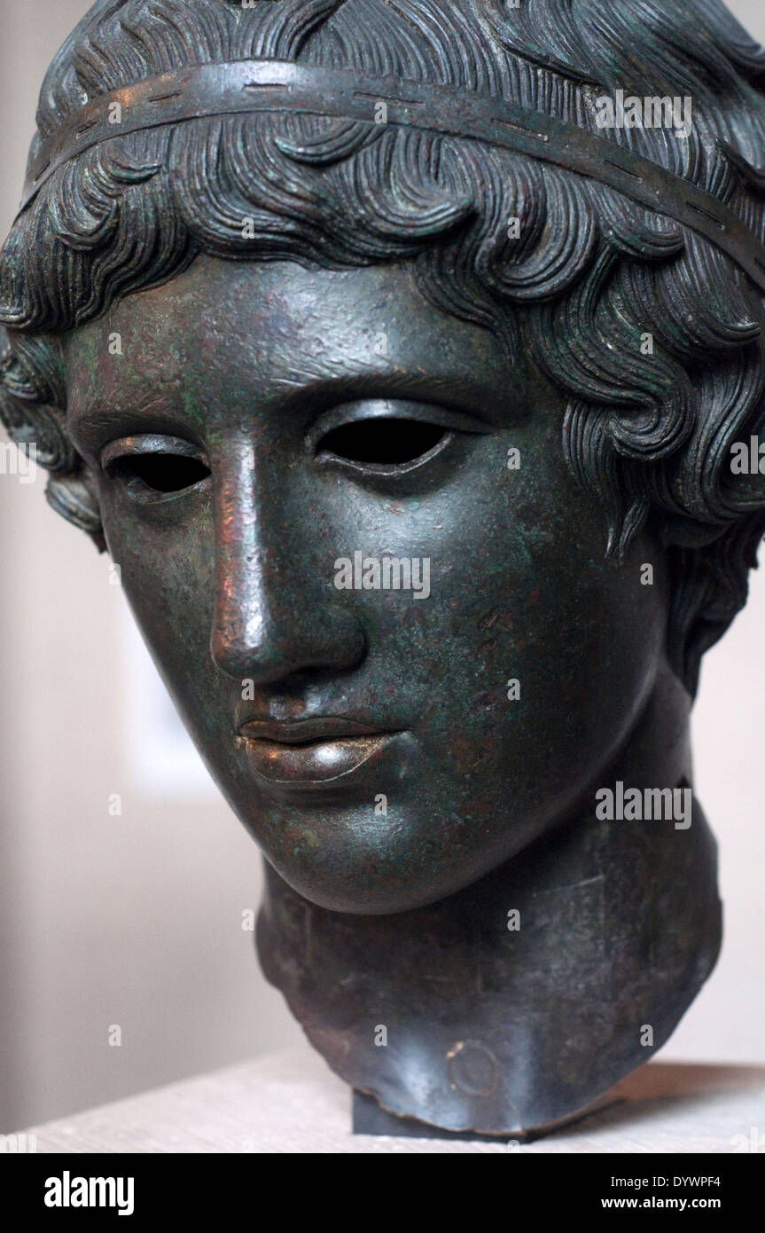 Deutschland, Bayern, München, Glyptothek Museum, Leiter Statue eines Jünglings, römische Bronze Stockfoto