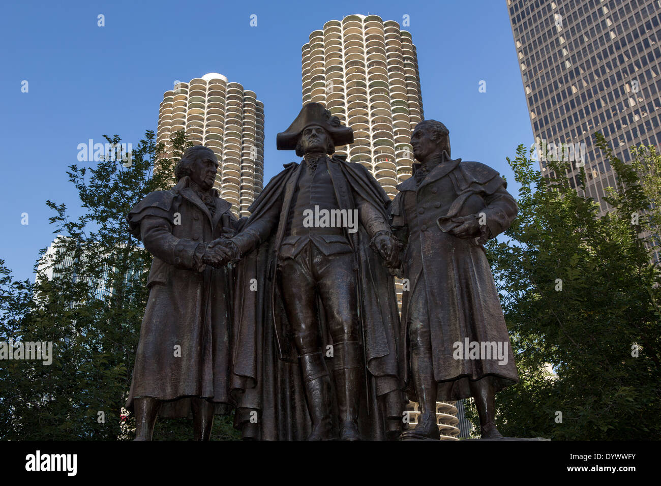 Herald Square Denkmal von George Washington, Robert Morris und Protestation Salomon Memorial Händchenhalten in Chicago, IL. Stockfoto