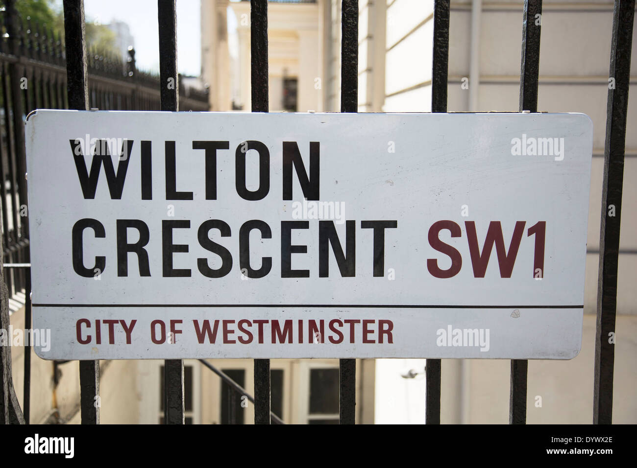 Wilton Crescent ist einer der am meisten gesucht nach Adressen in Belgravia. Geprägt von großen geschwungenen Terrassen. London, UK. Stockfoto