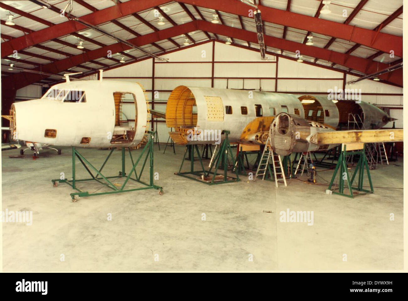 Die Convair CV-5800, auch bekannt als C-131F, war ein militärisches Transportflugzeug, das aus der Convair Liner-Serie entwickelt wurde. Er wurde für den Fracht- und Truppentransport eingesetzt und spielte Mitte des 20. Jahrhunderts eine Schlüsselrolle in der Logistik. Stockfoto