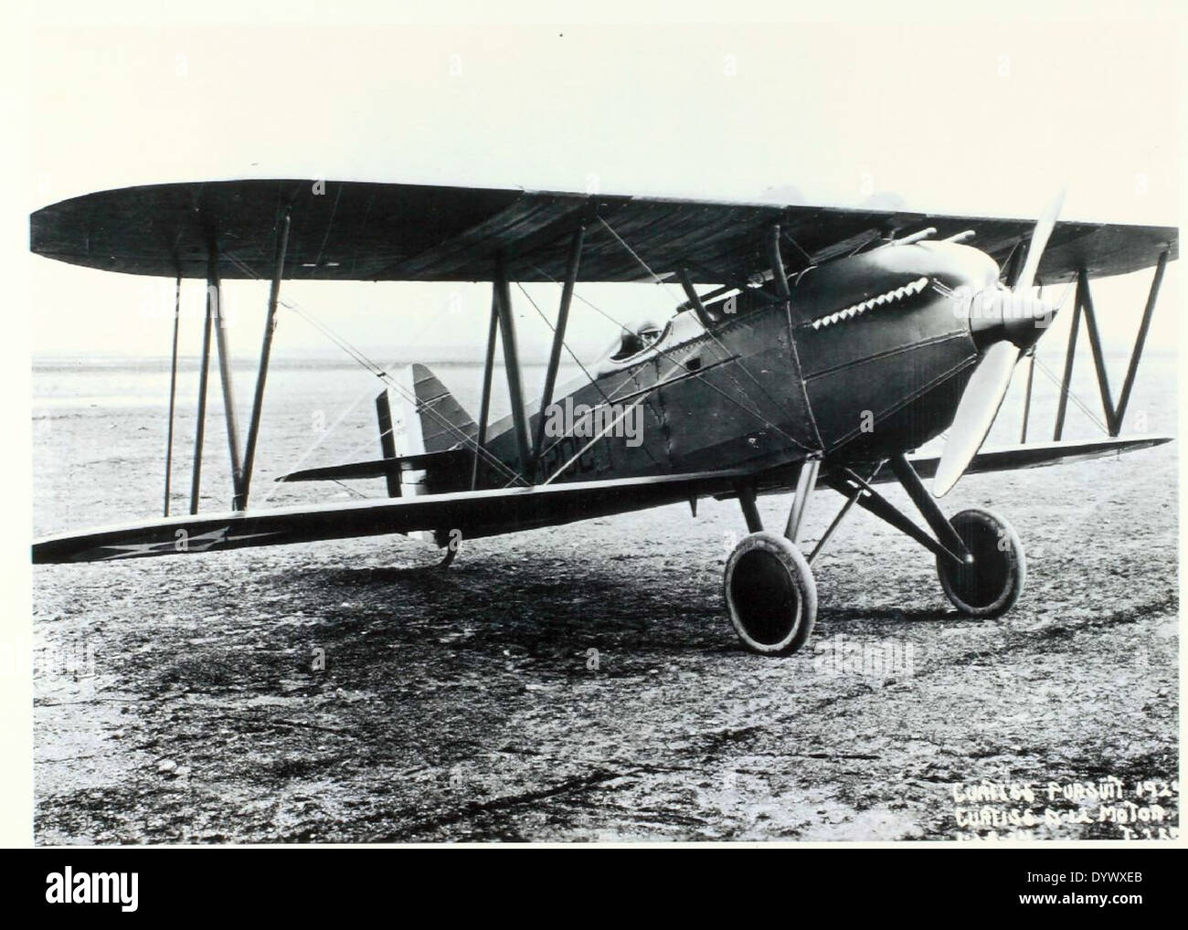Die Curtiss PW-8 Hawk war ein früheres amerikanisches Kampfflugzeug, das in den 1920er Jahren eingesetzt wurde Es wurde von Curtiss Aeroplane and Motor Company als Verfolgungsflugzeug für den U.S. Army Air Service entworfen. Stockfoto