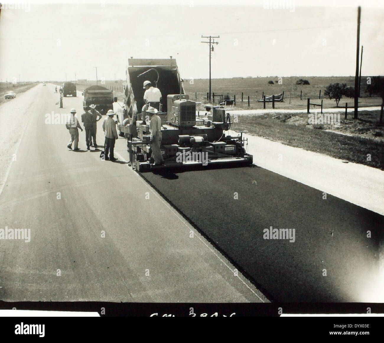 Dieses Bild zeigt ein Triebwerk von Continental Motors, das seine Anwendung in verschiedenen Flugzeugen zeigt. Continental Motors ist bekannt für die Herstellung von Motoren für die zivile und militärische Luftfahrt. Stockfoto