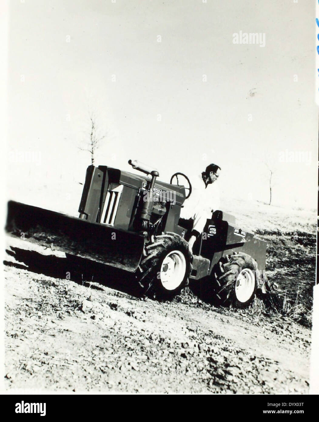 Continental Motors ist bekannt für die Herstellung von Flugzeugmotoren, die in verschiedenen Luftfahrtanwendungen eingesetzt werden. Dieses Foto zeigt die eingesetzten Triebwerke und zeigt die Rolle, die sie sowohl in der militärischen als auch in der zivilen Luftfahrt spielten und zahlreiche Flugzeugmodelle unterstützten. Stockfoto
