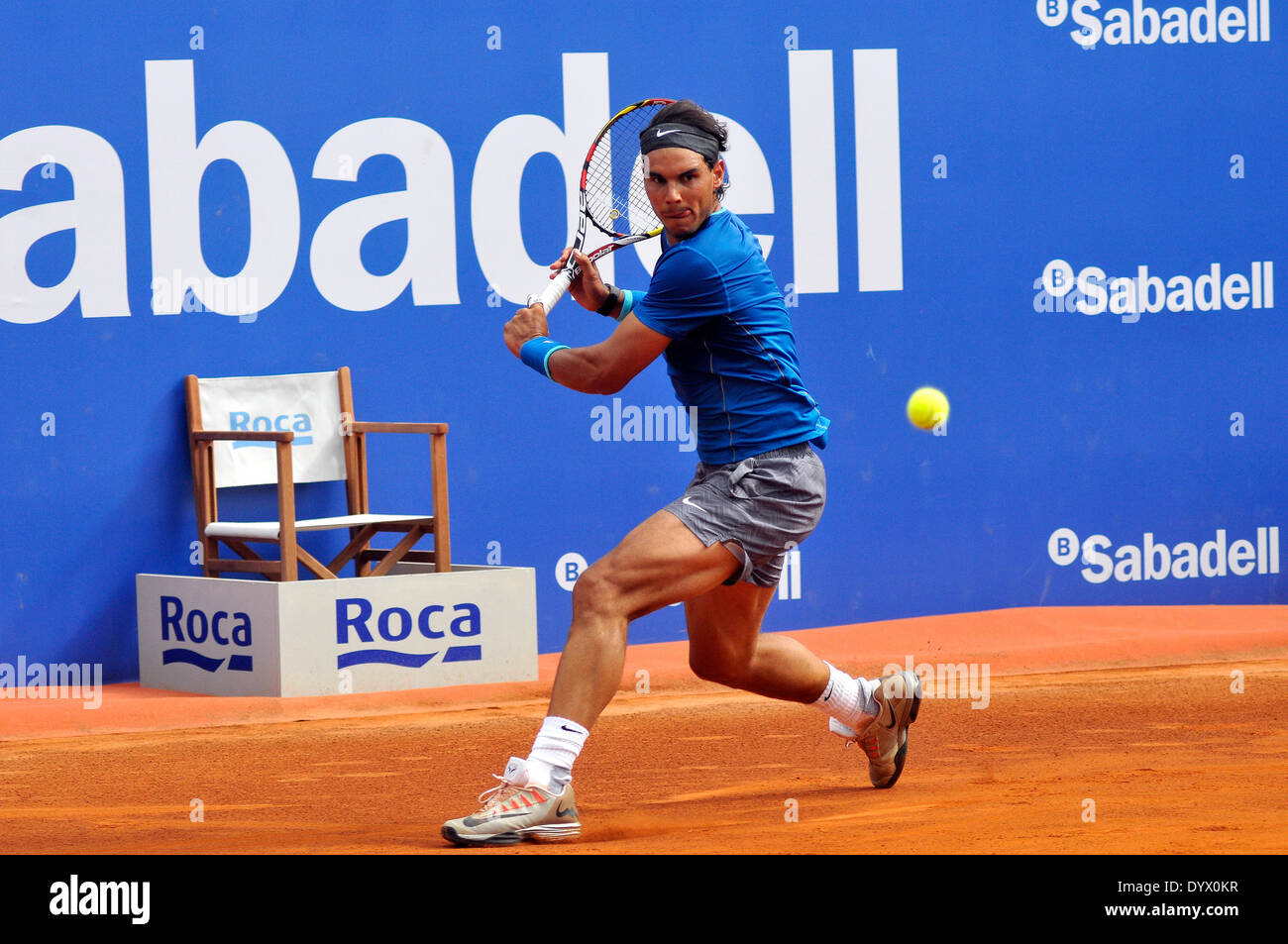 Barcelona, Spanien, 25. April 2014. Rafael Nadal im Wettbewerb gegen Nicolas Almagro in Barcelona Open Banc de Sabadell 2014 ATP 500 Viertelfinale. Nicolas Almagro besiegt Rafael Nadal 6-2-6-7-4-6 im Viertelfinale Open 2014. Almagro gehen bis ins Halbfinale. Bildnachweis: Fototext/Alamy Live-Nachrichten Stockfoto