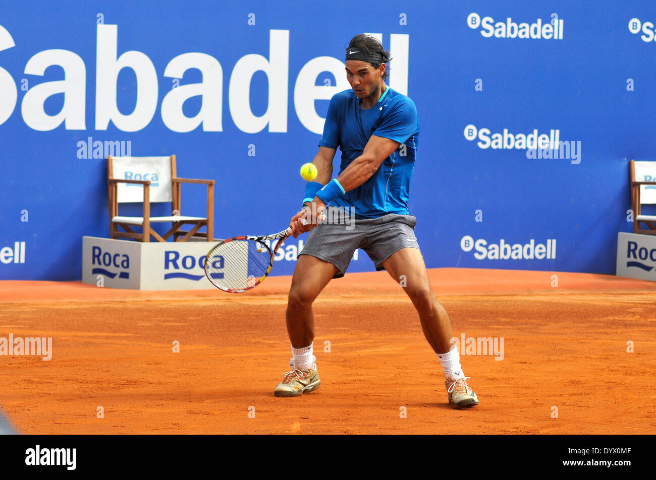 Barcelona, Spanien, 25. April 2014. Rafael Nadal im Wettbewerb gegen Nicolas Almagro in Barcelona Open Banc de Sabadell 2014 ATP 500 Viertelfinale. Nicolas Almagro besiegt Rafael Nadal 6-2-6-7-4-6 im Viertelfinale Open 2014. Almagro gehen bis ins Halbfinale. Bildnachweis: Fototext/Alamy Live-Nachrichten Stockfoto