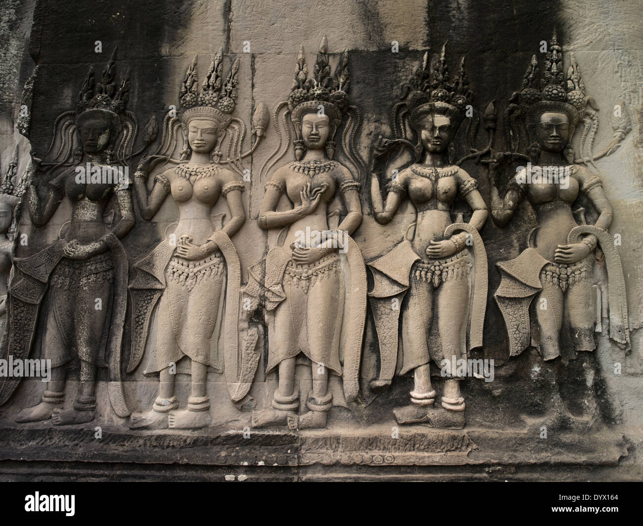 Apsara Sandstein Relief Schnitzereien am Angkor Wat, buddhistische Tempelanlage, Siem Reap, Kambodscha Stockfoto