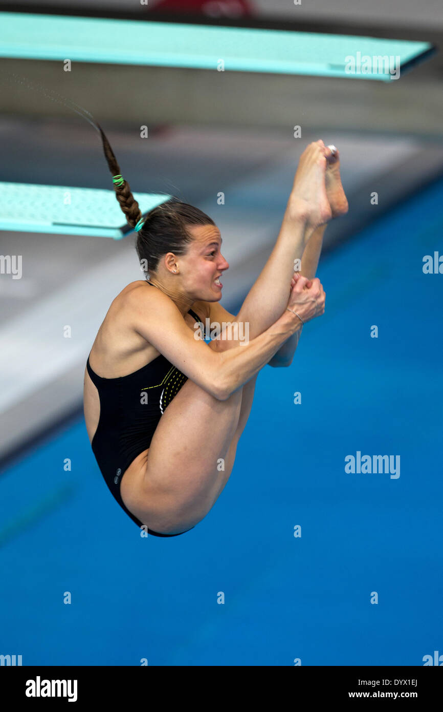 London, UK. 26. April 2014. Tania CAGNOTTO 3m Sprungbrett Frauen Halbfinale B FINA/NVC Diving World Series 2014 London Aquatics Centre Queen Elizabeth Olympiapark England, UK Credit: Simon Balson/Alamy Live-Nachrichten Stockfoto