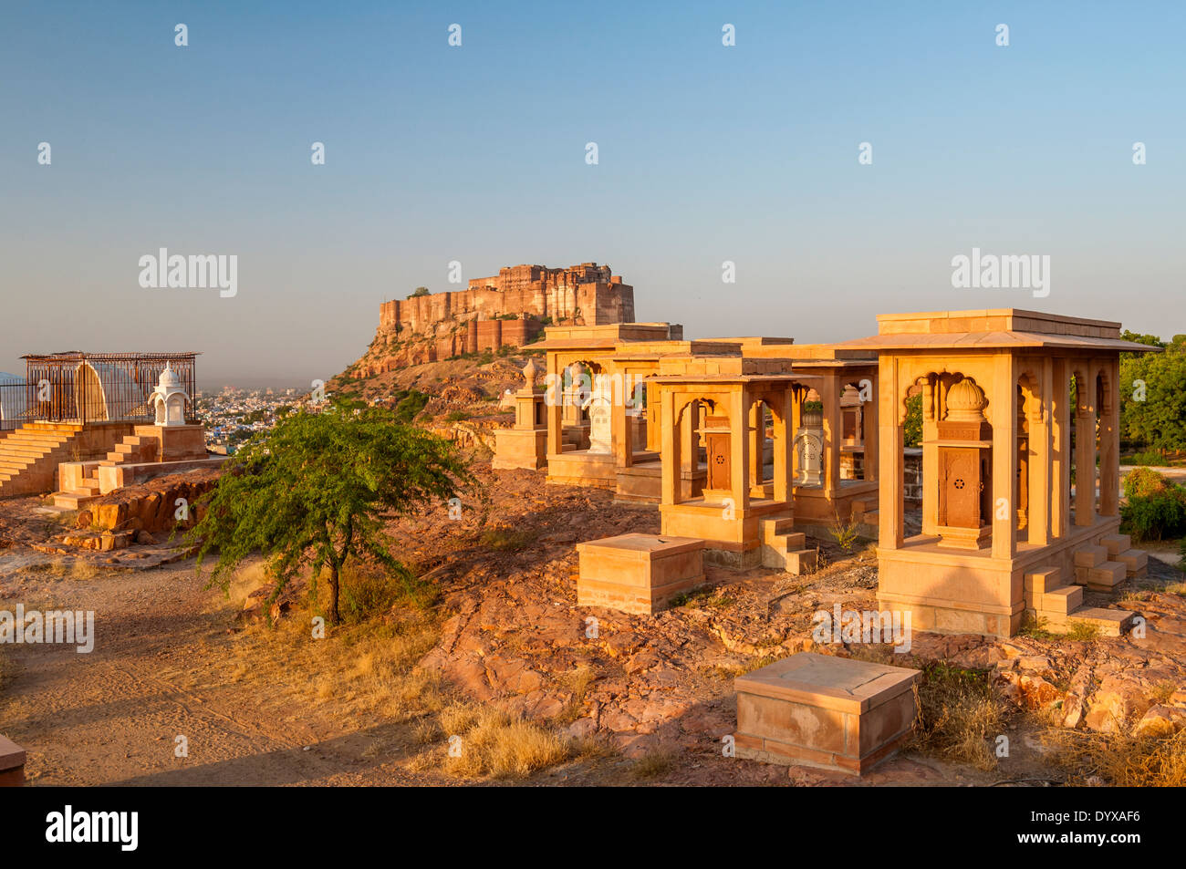 Jaswant Thada und Mehrangarh Fort, Jodhpur, Rajasthan, Indien. Stockfoto
