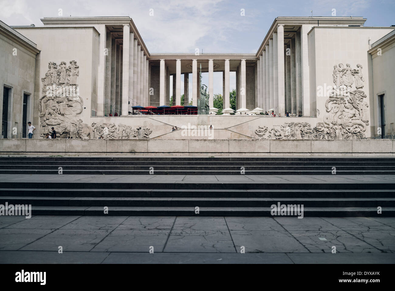 Blick Auf Den Eingang Des Palais De Tokyo Tokyo Palace Beherbergt Das Museum Of Modern Art In Der Stadt Von Paris Frankreich Stockfotografie Alamy