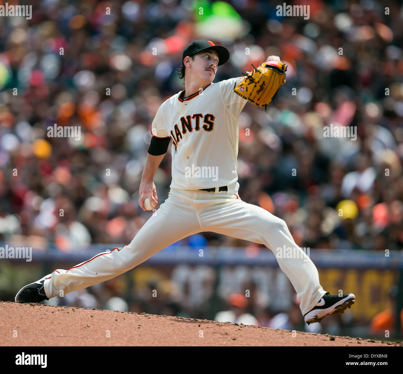 San Francisco CA. 26. April 2014. San Francisco Giants Krug Tim Lincecum (55) in Aktion während der MLB Baseball Game zwischen den Cleveland Indians und die San Francisco Giants im AT&T Park in San Francisco CA ab. Die Riesen besiegt die Indianer 5-3. Damon Tarver/Cal Sport Media/Alamy Live-Nachrichten Stockfoto