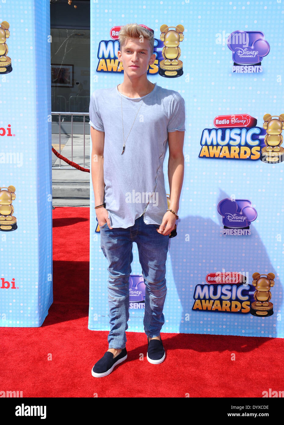 Los Angeles, Kalifornien, USA. 26. April 2014. Cody Simpson besucht die Disney Channel 2014 Radio Disney Music Awards - Ankünfte im Nokia Theatre L.A. Live in Los Angeles, Kalifornien am 26. April 2014 statt. 2014-Credit: D. Long/Globe Photos/ZUMAPRESS.com/Alamy Live-Nachrichten Stockfoto