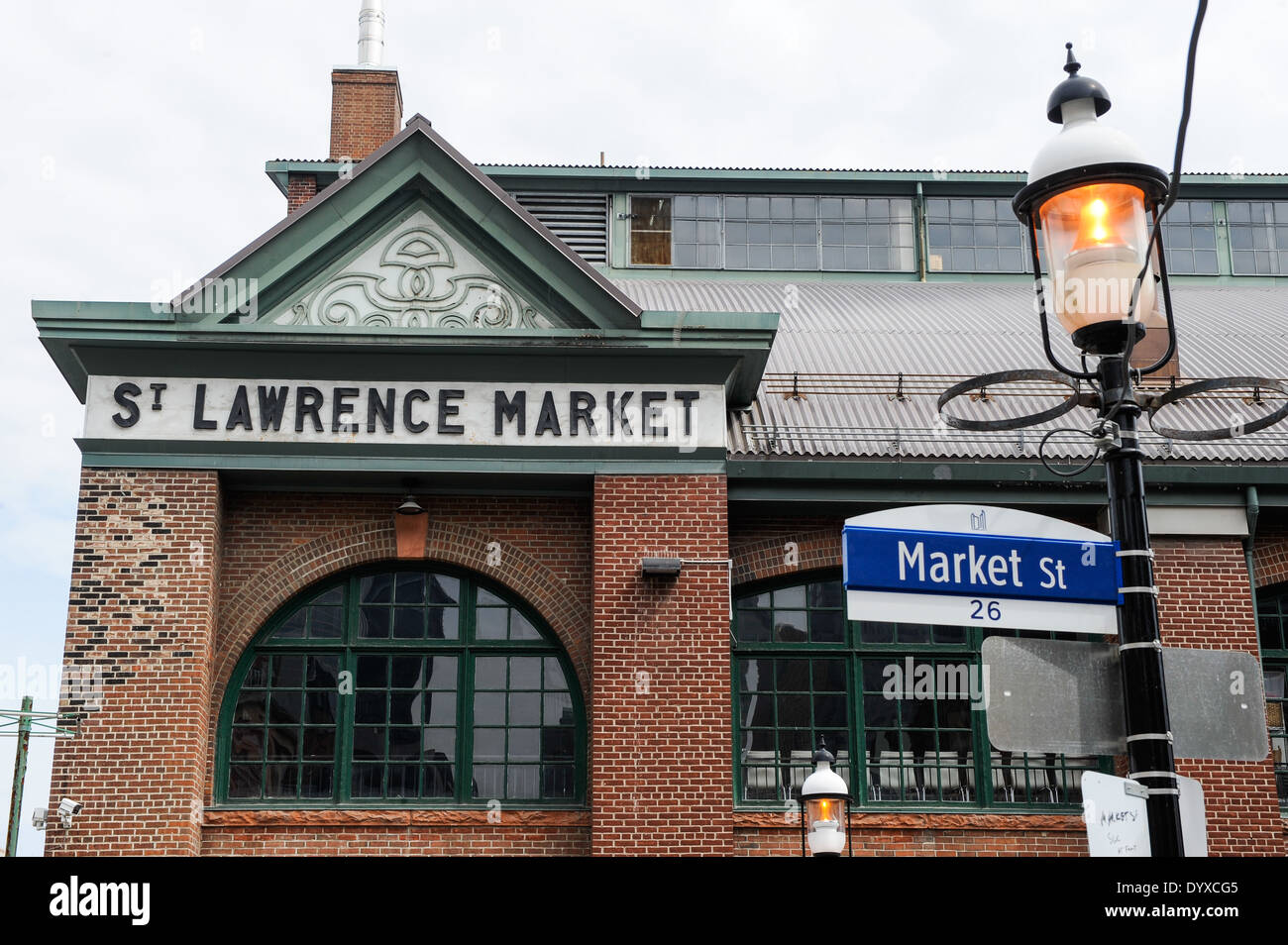 St. Lawrence Market, auf der westlichen Seite der Front St. East und Jarvis Street, Toronto, Ontario, Kanada Stockfoto