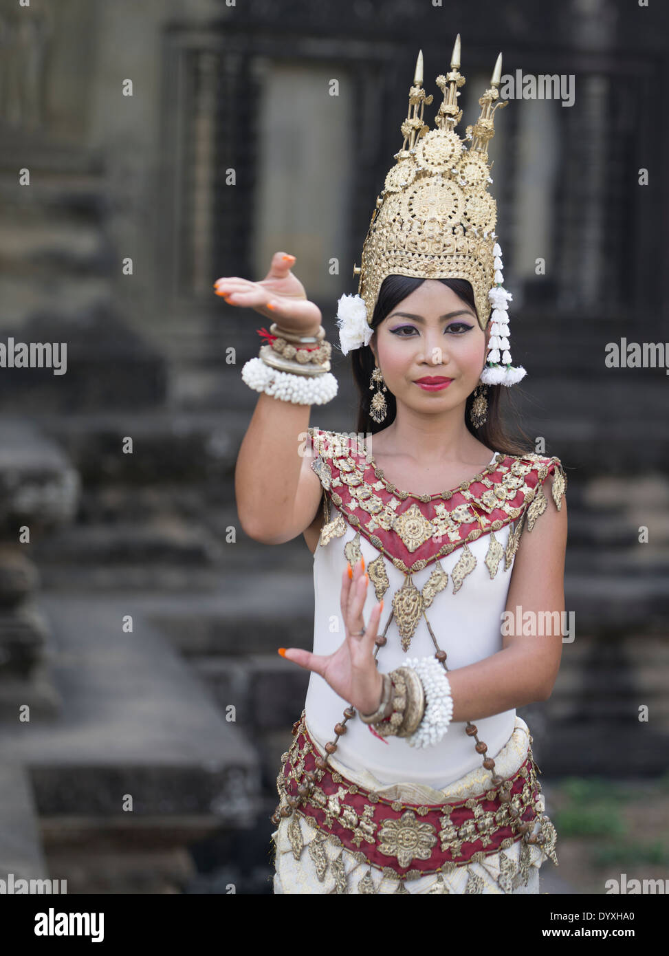 Khmer Tänzerin Apsara Kostüm am Tempel Angkor Wat, Siem Reap, Kambodscha Stockfoto