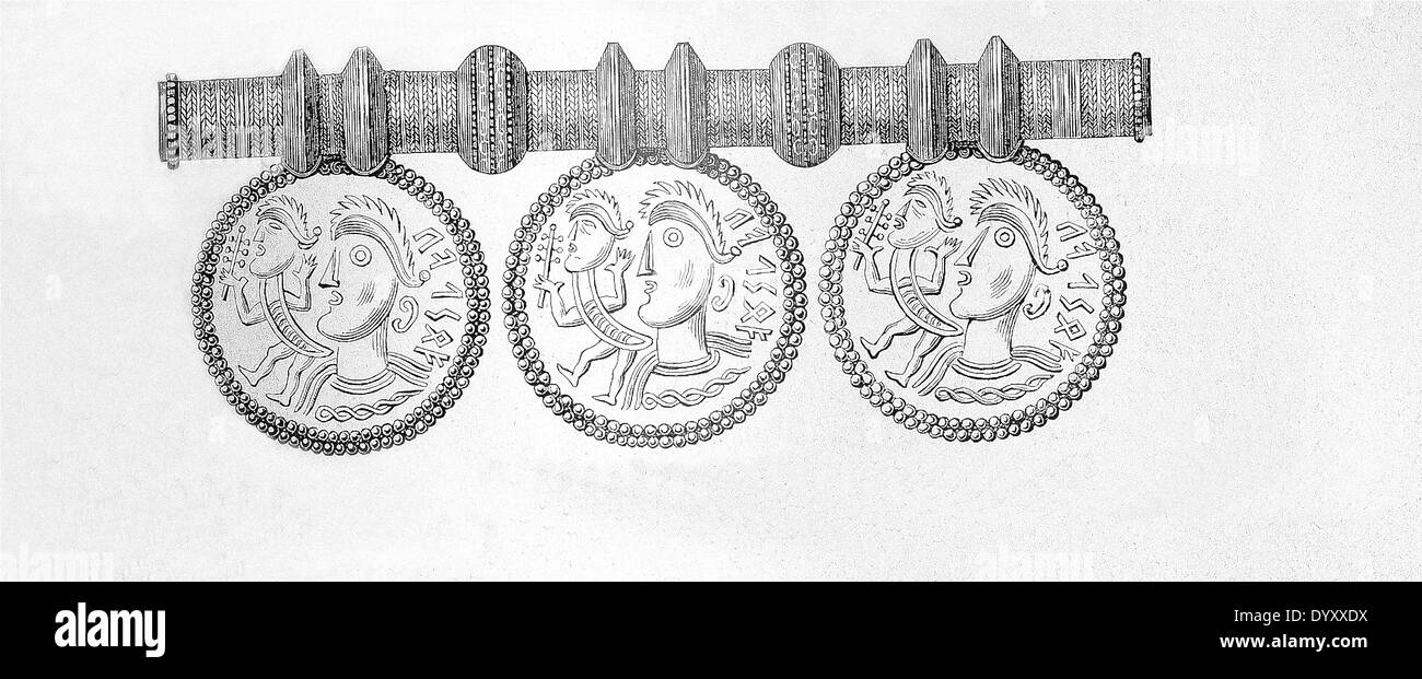 Diese Zeichnung zeigt ein Goldstück Rune Schmuck aus heidnischer Zeit. Runen finden Sie Briefe eines alten germanischen Alphabets. Stockfoto