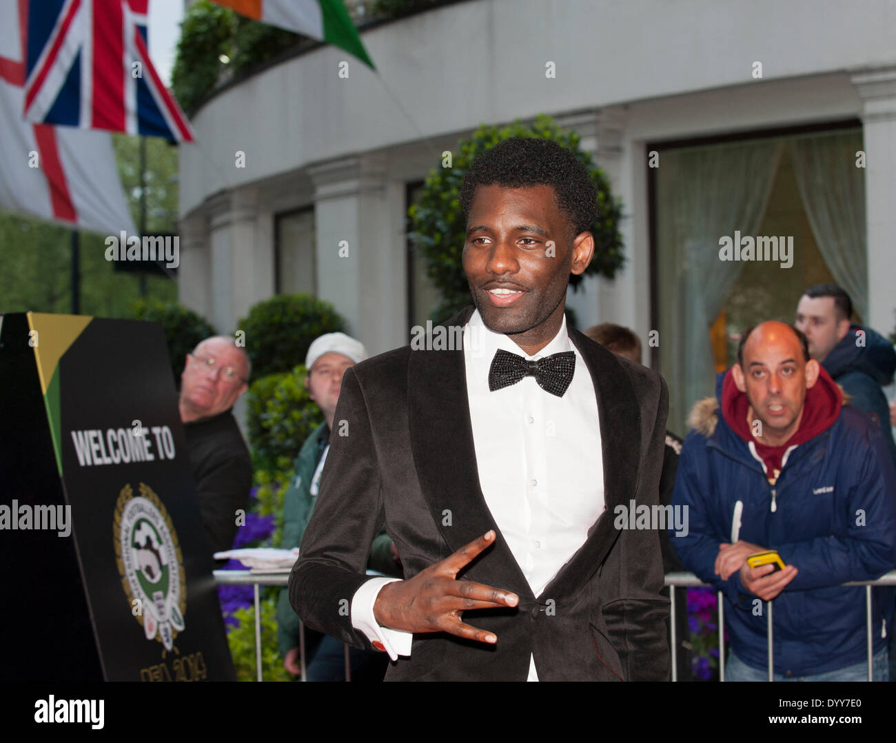 London, UK. 27. April 2014. Wretch 32 UK Rapper auf roten Teppich im PFA Awards 2014 Grosvenor House Hotel. Bildnachweis: Prixpics/Alamy Live-Nachrichten Stockfoto