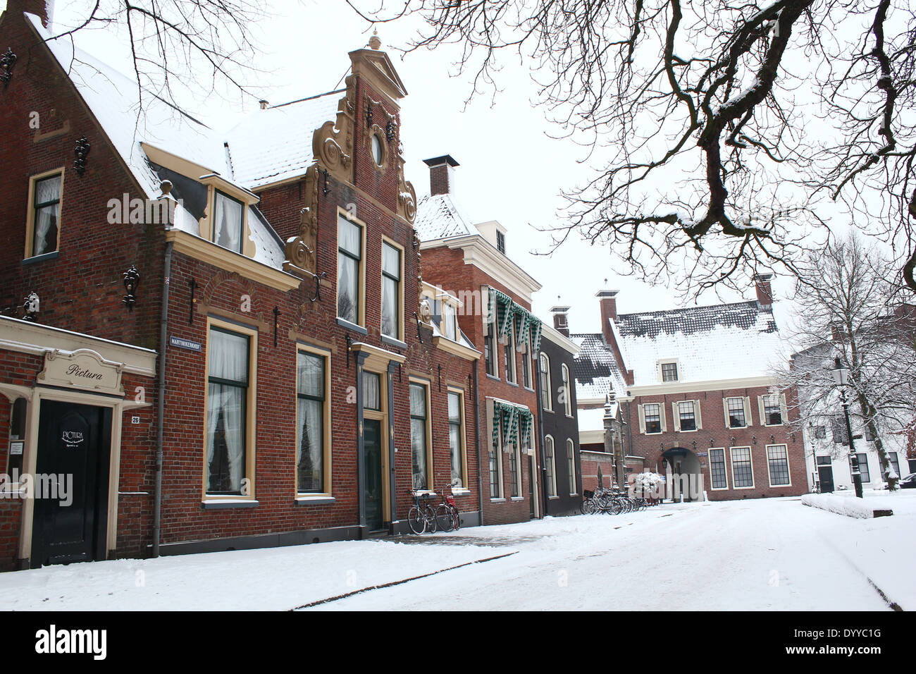 Martinikerhof, einer der ältesten Plätze in der alten mittelalterlichen Zentrum Groningen, Niederlande im winter Stockfoto