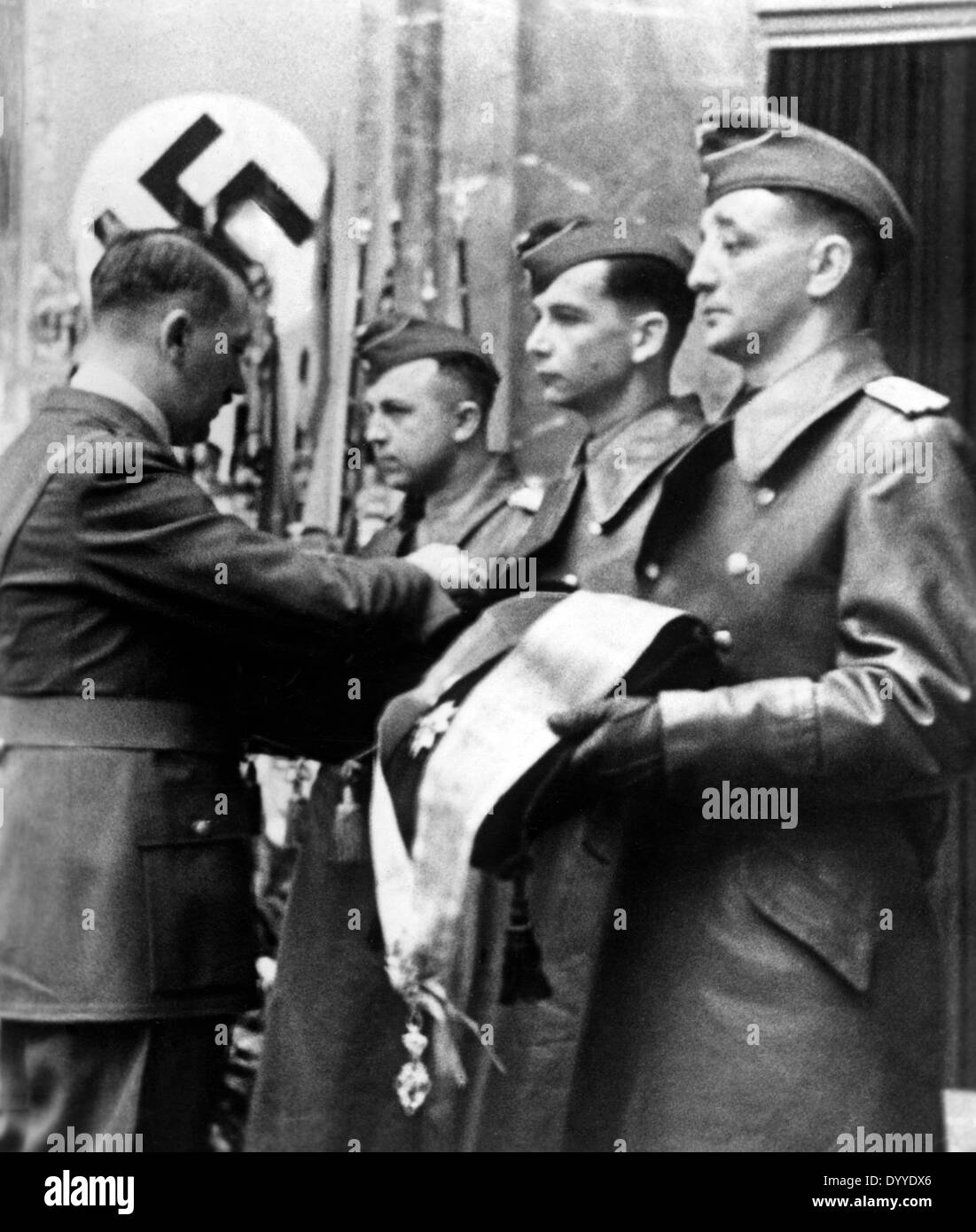 Adolf Hitler ehrt den verstorbenen Dr. Todt, 1942 Stockfoto