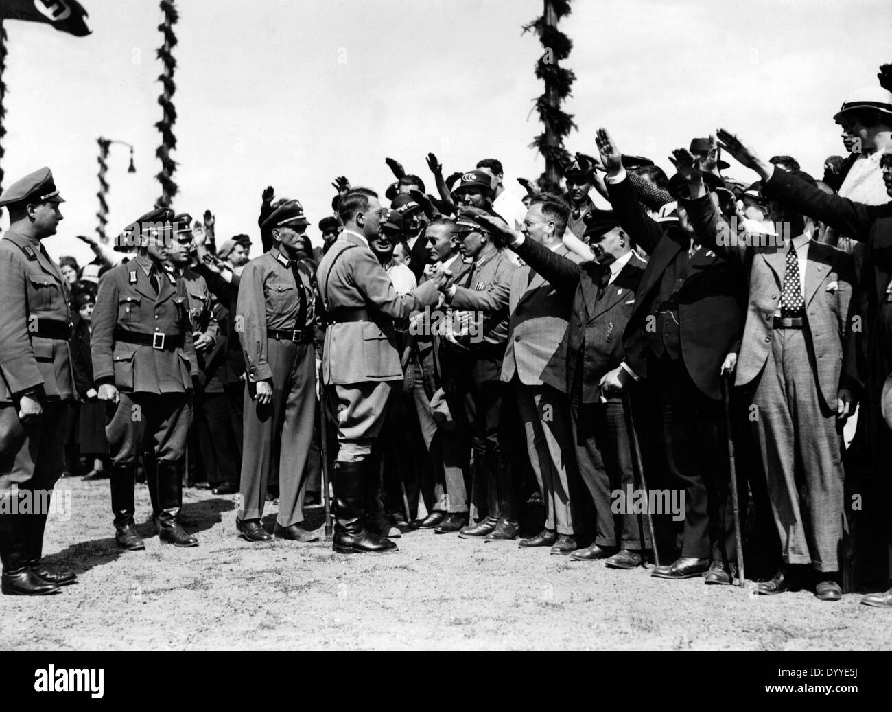 Adolf Hitler begrüßt blinde Veteranen, 1934 Stockfoto