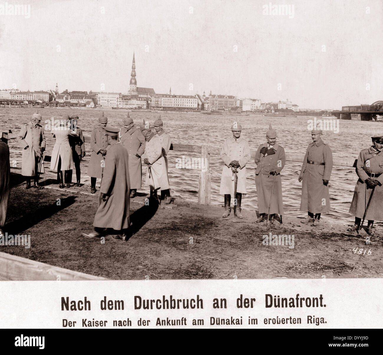 Wilhelm II. in der eroberten Stadt Riga, 1917 Stockfoto