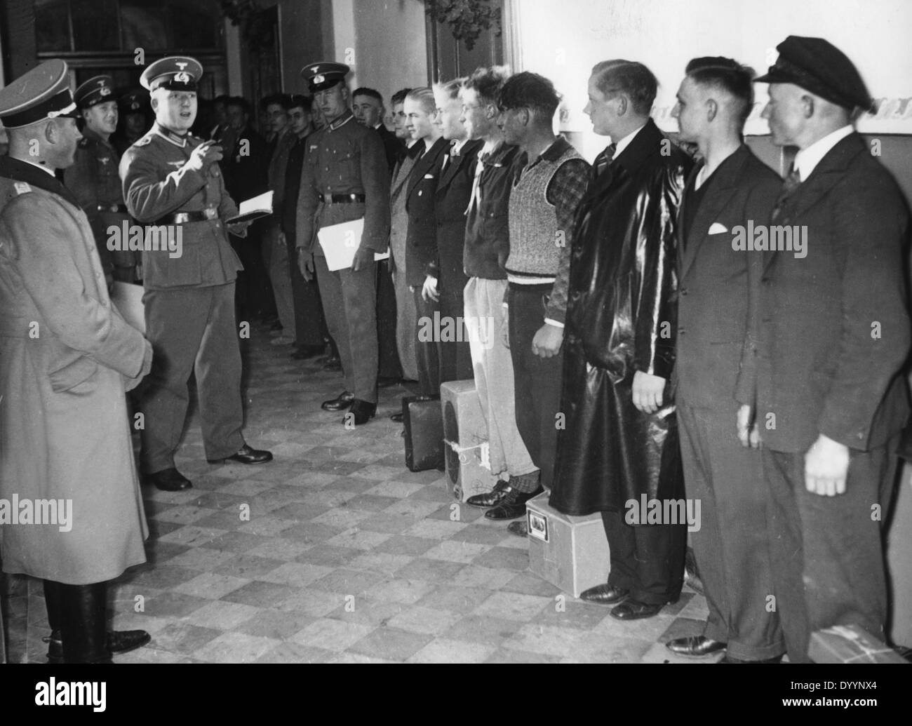 Einführung der allgemeinen Wehrpflicht 1935 Stockfoto