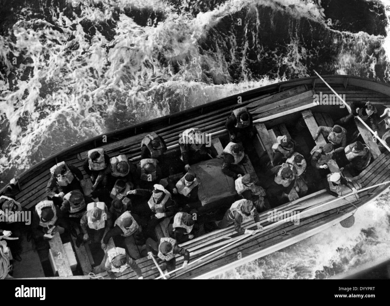 Rettung der Besatzung von der Ladung Dampfer "Pegaway" durch die "Wilhelm Gustloff", 1938 Stockfoto